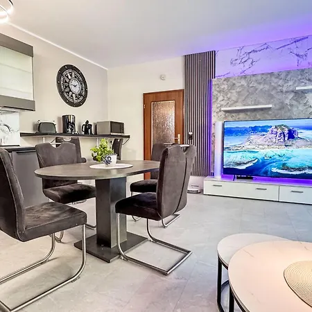 - Glw651 By Interhome *