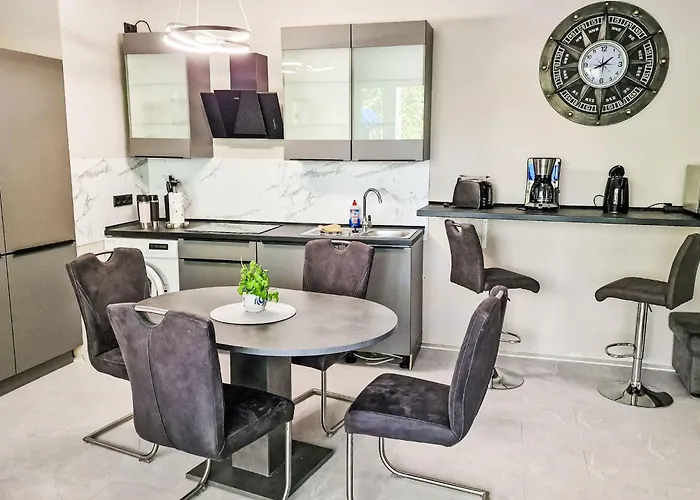 - Glw651 By Interhome *
